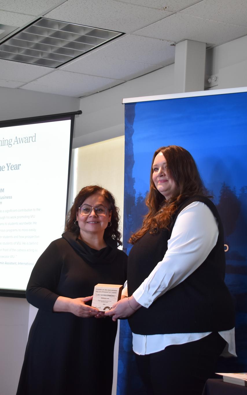 Laci receives national award